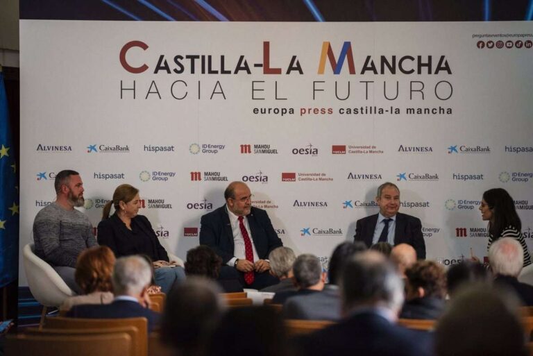 Movilizar vivienda vacía, retener a jóvenes o comarcalización, claves de administración y empresa ante la despoblación