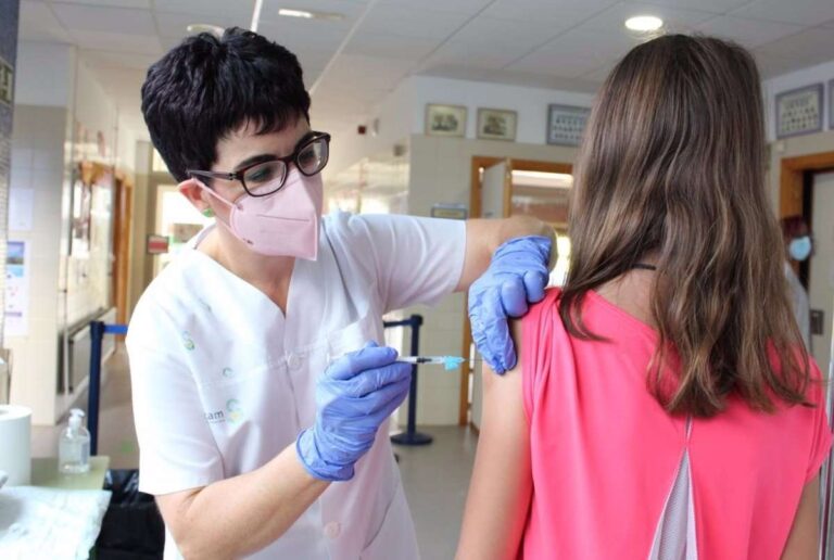 UCLM asumirá la Seguridad Social del alumnado en prácticas no remuneradas en instalaciones sanitarias de C-LM