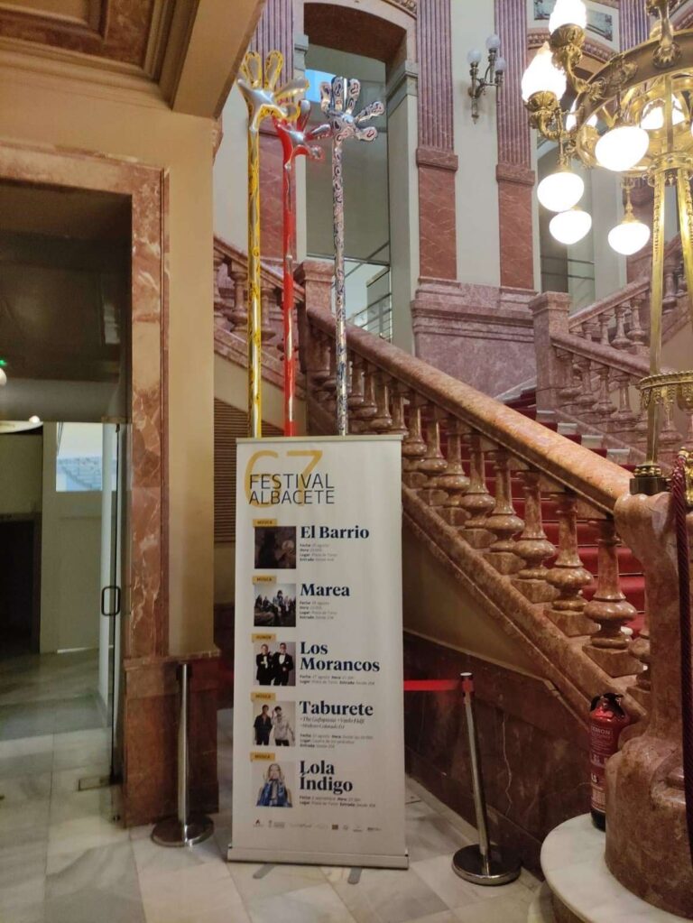PSOE pide a Serrano un emplazamiento "digno" para las tres esculturas del artista albaceteño Santi Flores