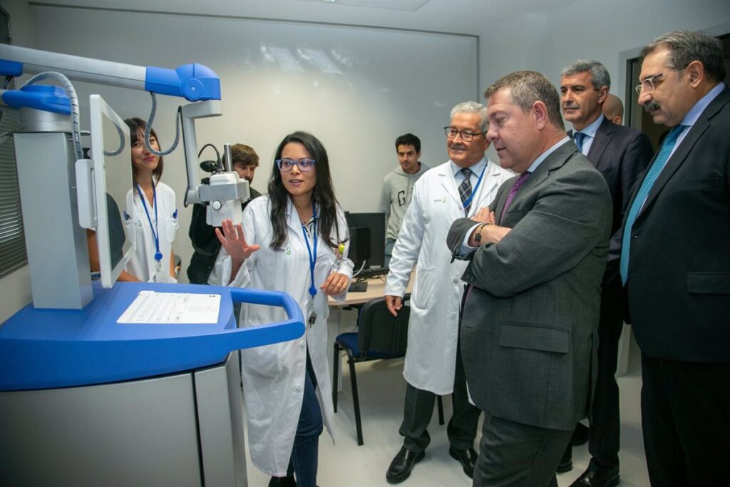 García-Page visita las instalaciones del servicio de Medicina Nuclear del Hospital de Toledo inauguradas este viernes