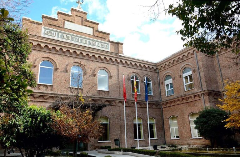 Fallece la niña atropellada este lunes por un turismo en la calle Ramón y Cajal de Cuenca