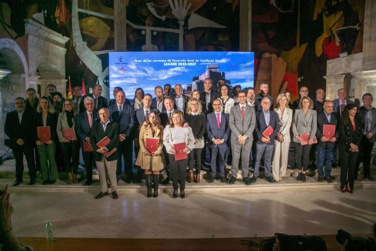 Junta formaliza los convenios de colaboración con los 29 GDR, "94 millones inteligentemente dirigidos y compartidos"