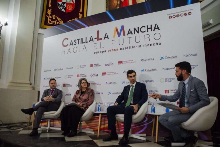 CLM espera tener listo en el primer trimestre de 2024 un decreto para valorizar los estiércoles de las macrogranjas
