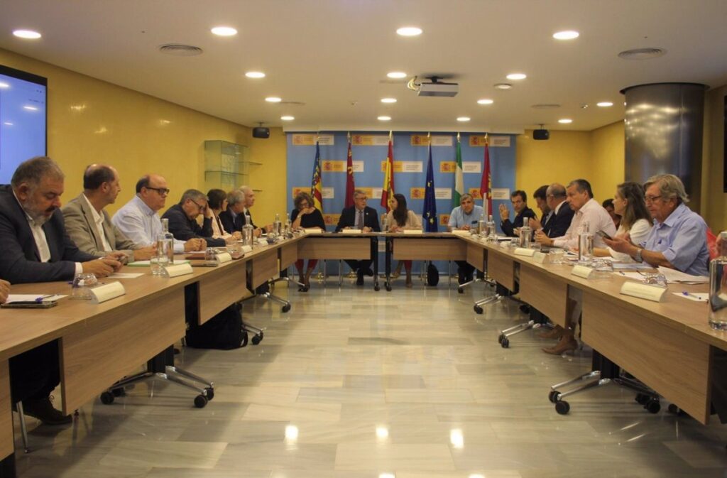 Murcia, Andalucía, Valencia y regantes tumban la propuesta de la CHS para reducir el agua para regadío
