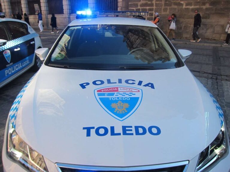 Trasladado al hospital un trabajador herido al caer de una escalera de unos dos metros de altura en Toledo