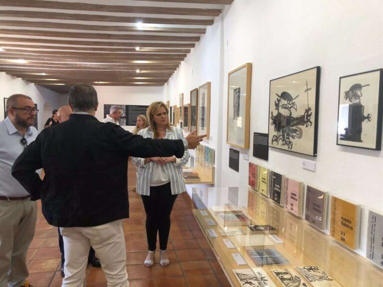 La inauguración de la sala dedicada a Ruedo Ibérico abre el 25 aniversario de la Fundación Antonio Pérez