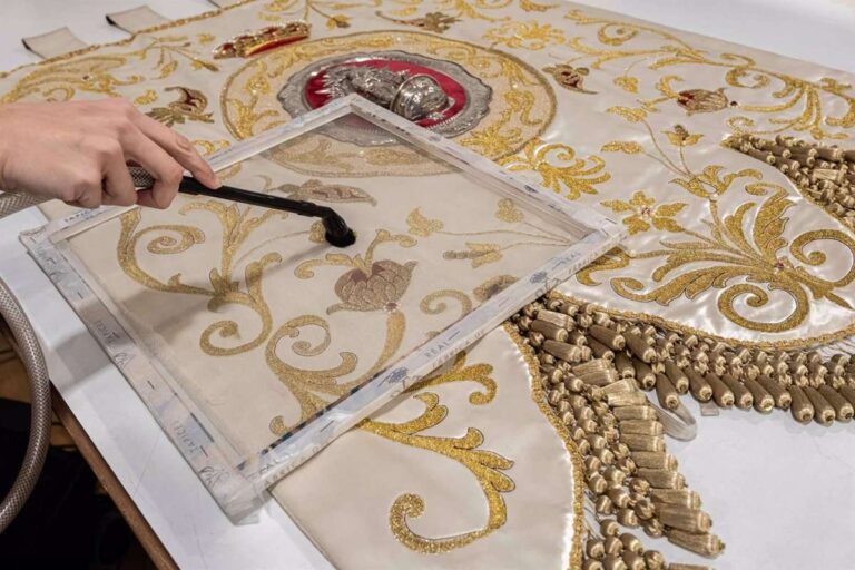 Alcázar acogerá un Seminario sobre Conservación y Restauración del Patrimonio Textil de Hermandades y Cofradías