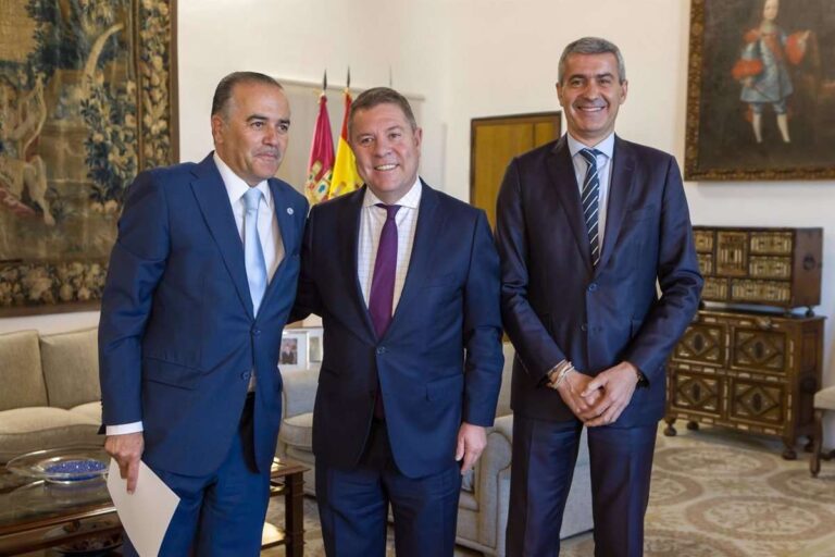 Junta y Ayuntamiento Talavera crearán una agenda común en proyectos como Meta, AVE, universidad o suelo industrial