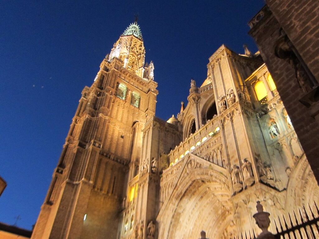 Una investigación de la UCLM subraya el papel de la catedral de Toledo en los inicios del turismo en España