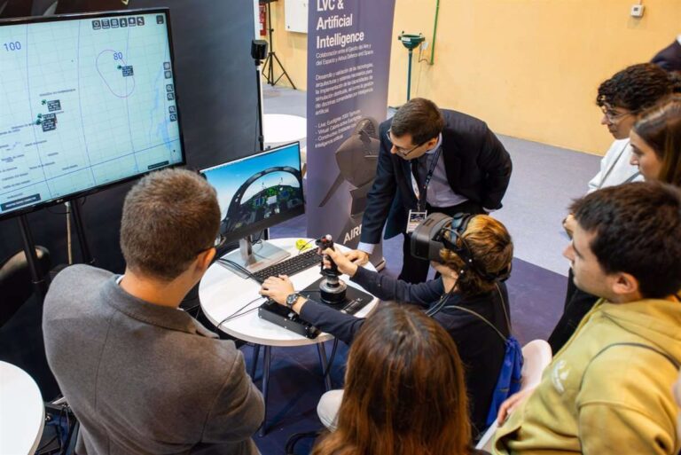 Gafas holográficas para reparar aviones y vehículos sin conductor, entre los proyectos de las jornadas BACSI de Albacete