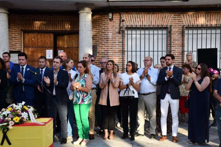 Alcabón y Val de Santo Domingo, con el "corazón roto", expresan su "repulsa enérgica" ante el "atroz" asesinato machista