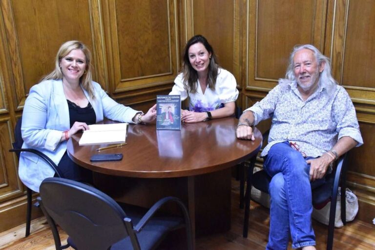 Una novela explora el casco antiguo de Cuenca e invita a sus lectores a resolver un crimen recorriendo sus calles