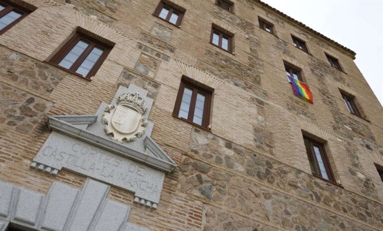 Polémica en Cortes C-LM tras el apoyo del Gobierno de PP Alcabón al concejal dimitido tras encubrir un crimen machista