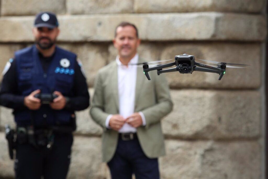 Un dron permitirá a la Policía Local de Toledo vigilar el tráfico o controlar los vertidos ilegales
