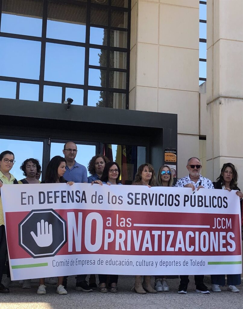 Sindicatos acusan a Delegación de Educación de privatizar servicios en 68 centros educativos de la provincia de Toledo