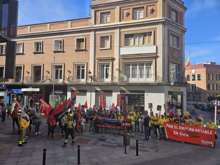 Los trabajadores de Geacam proseguirán con las movilizaciones mientras se trate a los interinos "como kleenex"