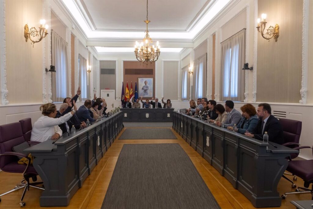 El pleno del Ayuntamiento de Guadalajara rechaza la reprobación a la alcaldesa presentada por el PSOE