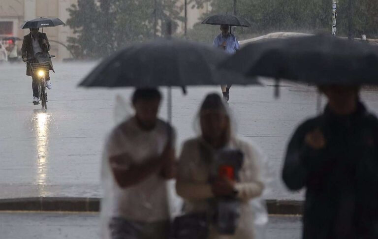 La entrada de un tren de borrascas traerá este domingo una caída de las temperaturas y avisos por lluvias en Baleares