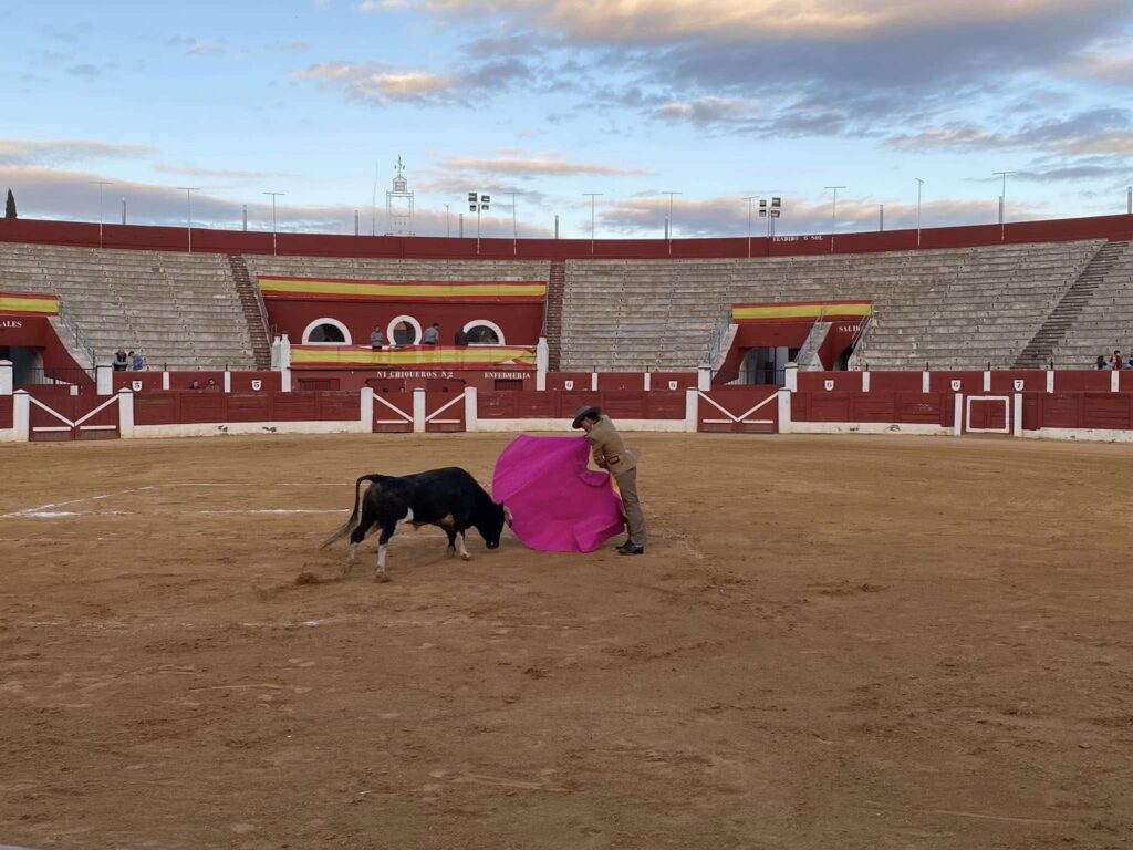 Triunfo y Emoción en el Festival Taurino de Alcázar de San Juan 1