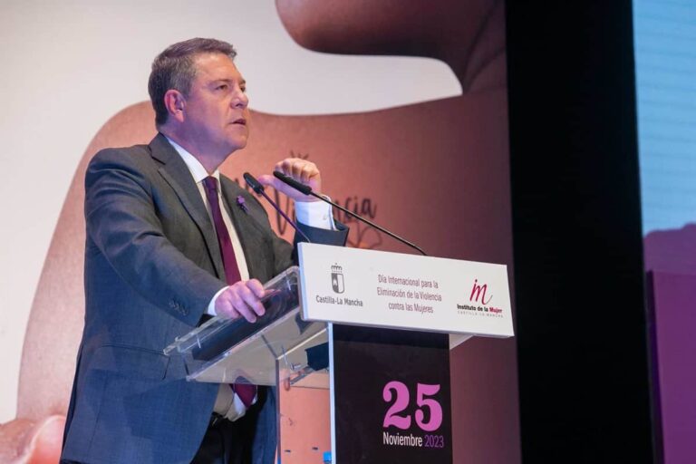Page anuncia que C-LM contará con una ley de igualdad salarial en 2025 y blindará la igualdad en el Estatuto