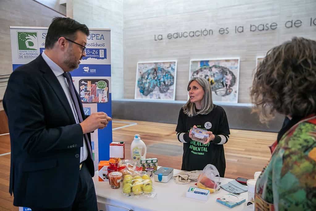 C-LM lanza la campaña de sensibilización 'No te dejes envolver' por la Semana Europea de Prevención de Residuos