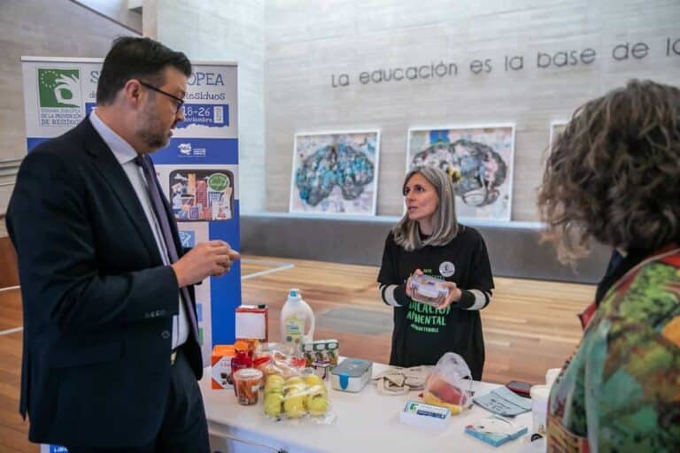 C-LM lanza la campaña de sensibilización 'No te dejes envolver' por la Semana Europea de Prevención de Residuos