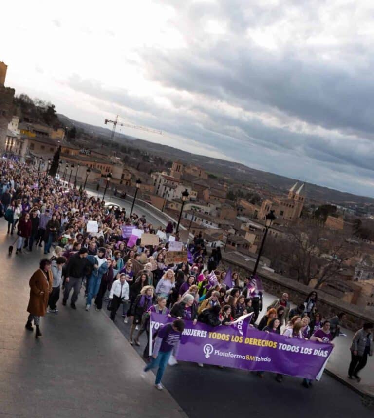 C-LM sale a la calle para clamar contra la violencia machista: "No estamos todas, faltan las asesinadas"