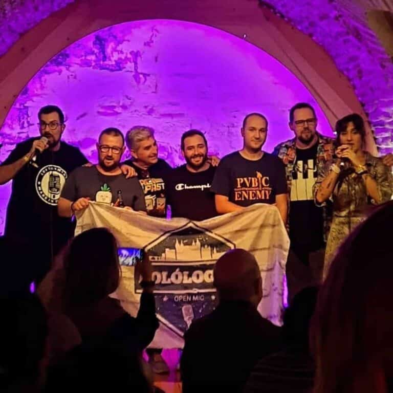El Café del Trópico de Toledo acoge este domingo un espectáculo de comedia organizado por el grupo Bolólogos