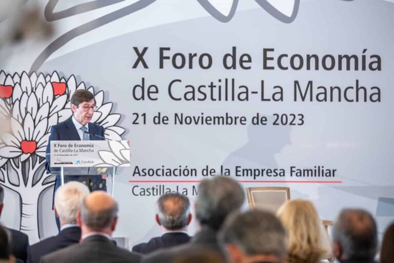 Goirigolzarri ve "urgente" un plan de reconducción de las cuentas públicas del país "coherente, creíble y definido"