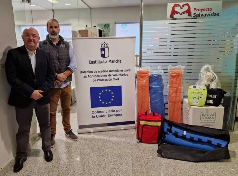 Un total de 24 agrupaciones de Protección Civil de Castilla-La Mancha reciben material de emergencias de la Junta