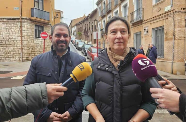 Guarinos sigue abierta al diálogo sobre proyectos en el Fuerte pero apremia a la Junta a rehabilitarlo porque "se hunde"