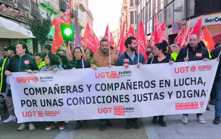 El sector de la logística lleva su demanda a las calles de Guadalajara con consignas como '¡Sí se puede!'