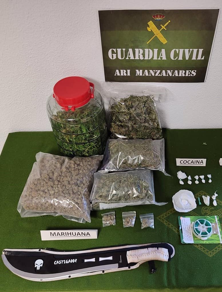 Guardia Civil detiene a ocho personas y desmantela tres puntos de venta de droga en Manzanares y Membrilla