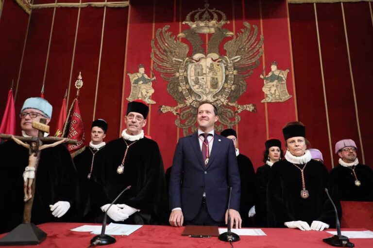Velázquez destaca la labor de la Cofradía de Investigadores de Toledo y agradece su voluntad de trabajar conjuntamente