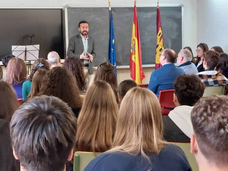 Acreditados 45 alumnos del Liceo Caracense de Guadalajara como embajadores juniors del Parlamento Europeo