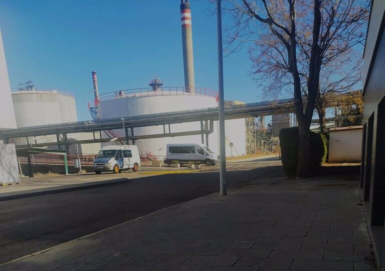 CCOO celebra una sentencia que reconoce el plus de peligrosidad a una trabajadora de limpieza de Repsol Puertollano