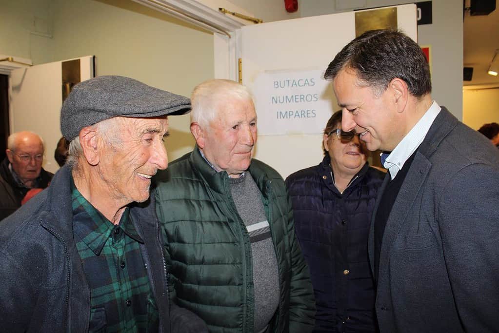 El alcalde de Albacete reconoce a los mayores en la Gala de Navidad: "Albacete está en deuda con vosotros"