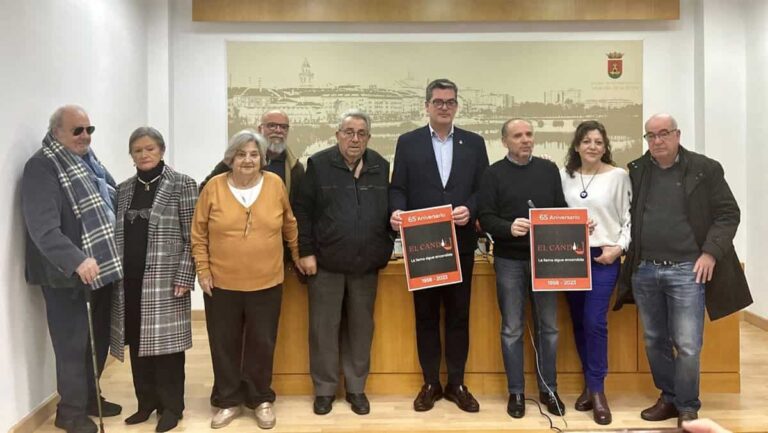 El Grupo de teatro talaverano 'El Candil' celebra su 65 aniversario con 'La llama sigue encendida'
