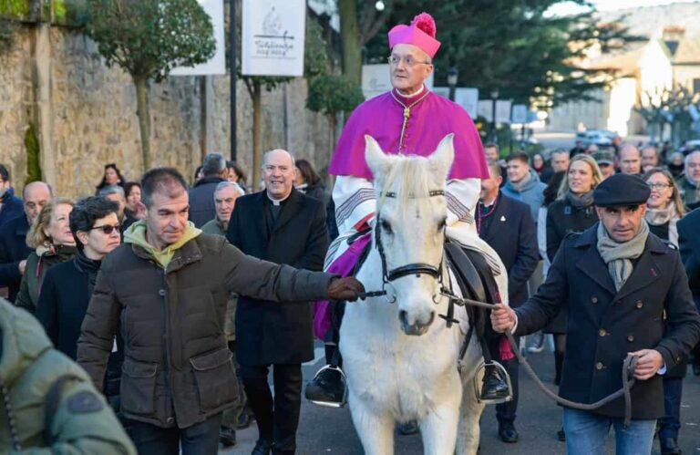 El nuevo obispo de la diócesis Sigüenza-Guadalajara llama a vivir la Navidad como un momento para agradecer y compartir