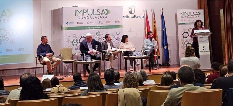 El reto de la inteligencia artificial en perfiles laborales, a debate en el Foro de Relaciones Laborales de Guadalajara