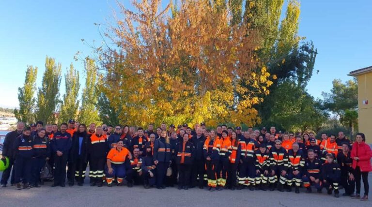 La Junta entrega 520 lotes de uniformes al personal voluntario de Protección Civil en 33 localidades de C-LM