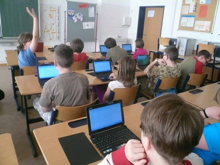 El alumnado de C-LM, por debajo de la media en Matemáticas, Lectura, y Ciencia, según el Informe PISA 2022