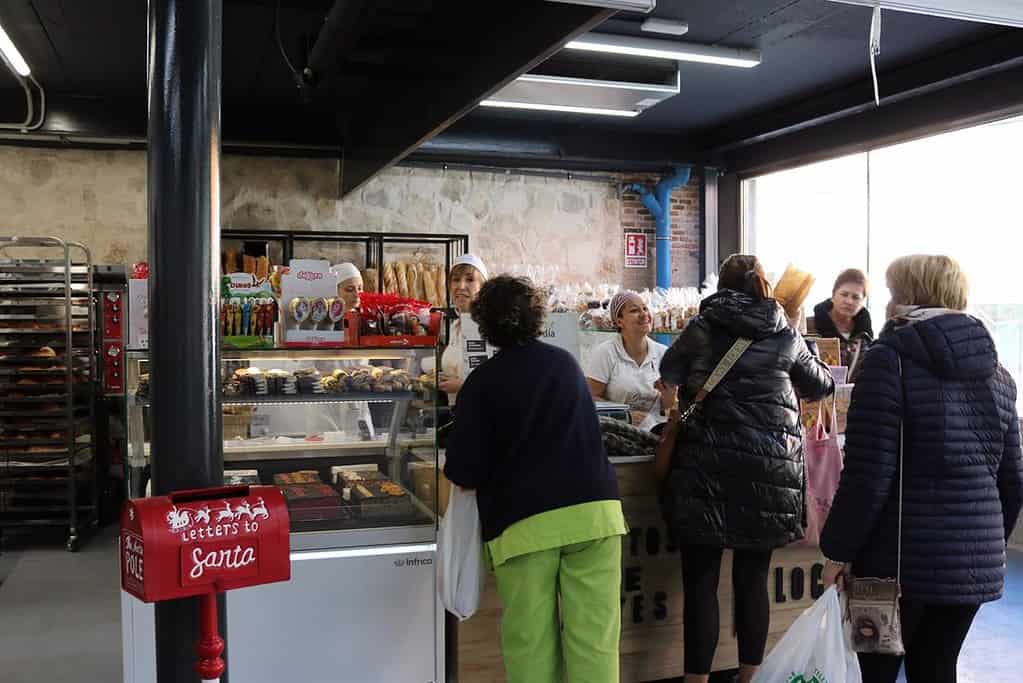 Comerciantes del Mercado de Abastos de Guadalajara invitan a degustar dulces navideños este sábado