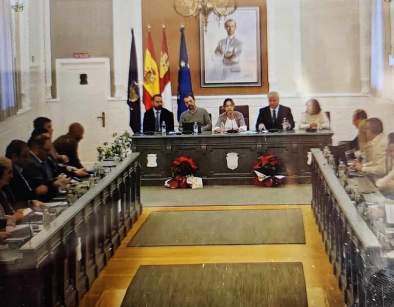 El servicio de grúa en Guadalajara continuará con gestión indirecta tras revocarse acuerdo sobre su remunicipalización