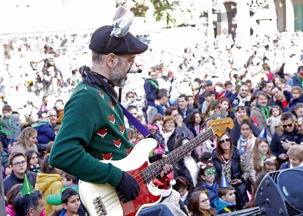 Los niños de Guadalajara recibirán con gominolas al 2024 este domingo en sus precampanadas de fin de año