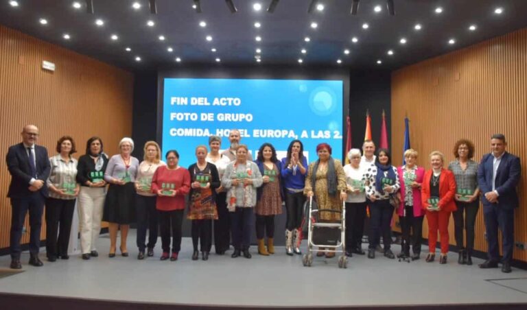 La Diputación de Albacete reconoce a 15 auxiliares del Consorcio de Servicios Sociales que se jubilan