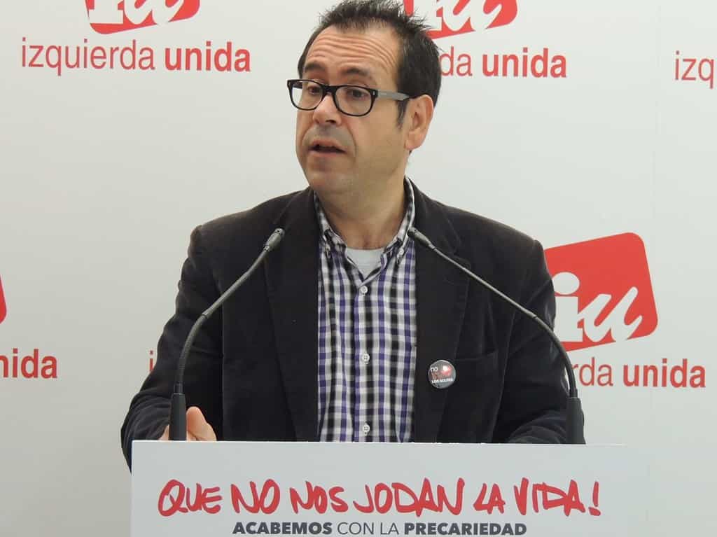 VÍDEO: IU rechaza la negociación del Estatuto entre PSOE-PP: "No nos sirve que nos lo den hecho como si fueran lentejas"