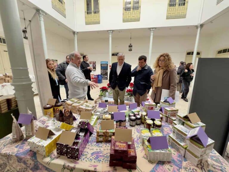 Manos Unidas inaugura su mercadillo solidario en Ciudad Real para recaudar fondos y destinarlos a sus 488 proyectos