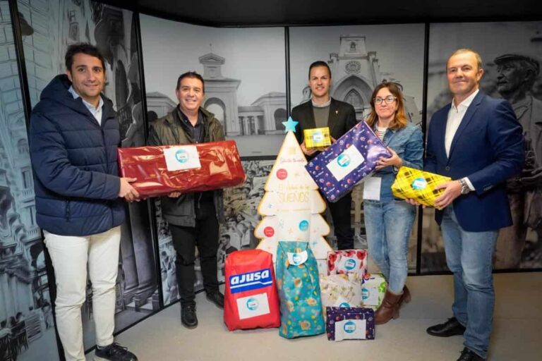 La Diputación de Albacete se suma a la iniciativa del Albacete Balompié y CaixaBank 'Árbol de los sueños'