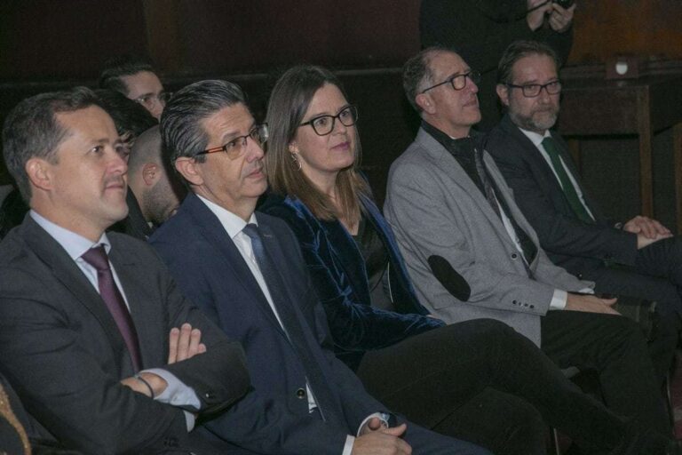 UCLM, Veintiuno, Lala Chús o Biblioteca de C-LM brillan como premiados en la primera gala navideña de Las Uvas de la SER